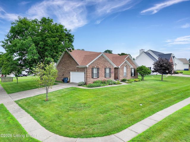 2005 Manning Pl, La Grange, KY 40031