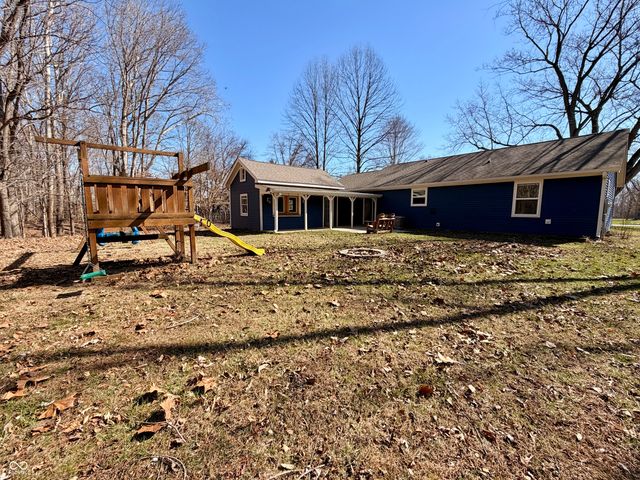 314 Mill Springs, Fillmore, IN 46128