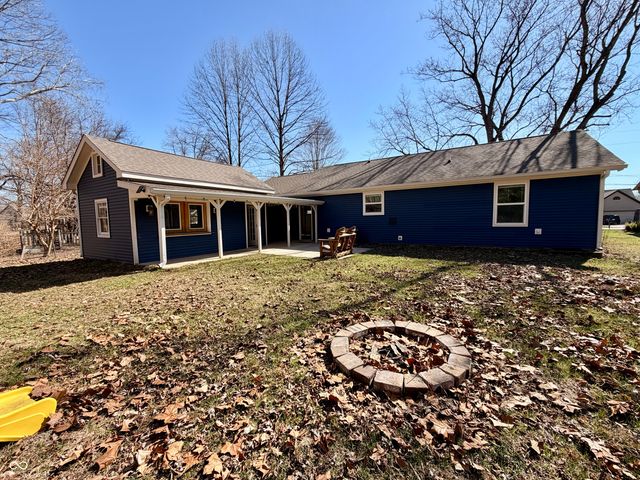 314 Mill Springs, Fillmore, IN 46128