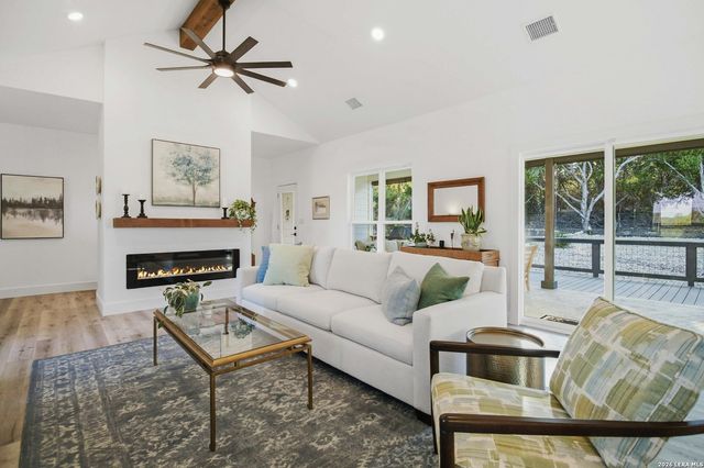 1174 Desiree, Canyon Lake, TX 78133