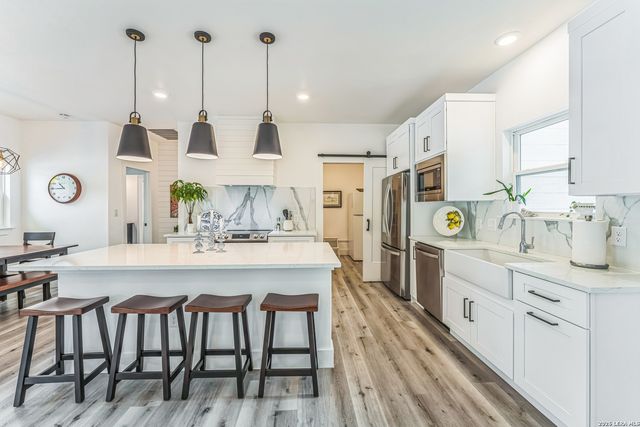 1174 Desiree, Canyon Lake, TX 78133