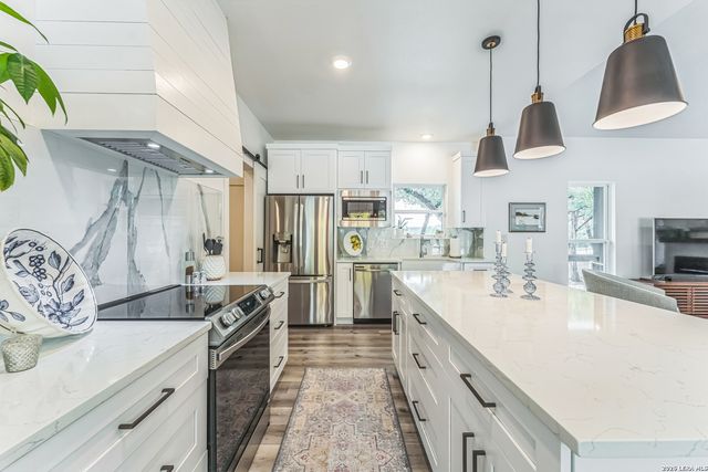 1174 Desiree, Canyon Lake, TX 78133