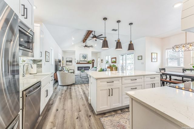 1174 Desiree, Canyon Lake, TX 78133