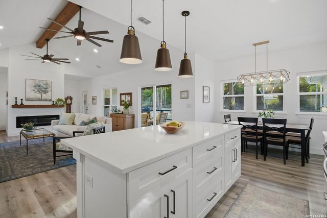 1174 Desiree, Canyon Lake, TX 78133