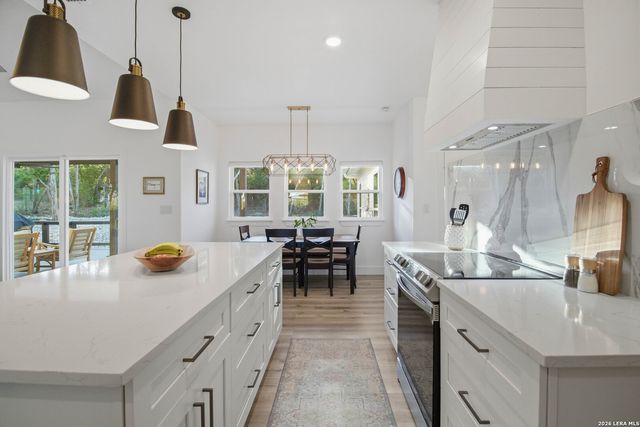 1174 Desiree, Canyon Lake, TX 78133