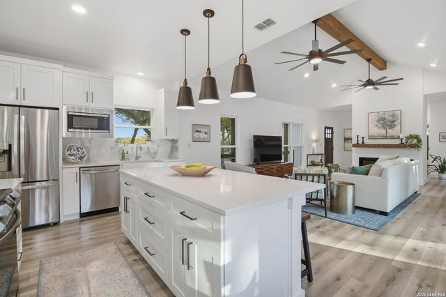 1174 Desiree, Canyon Lake, TX 78133