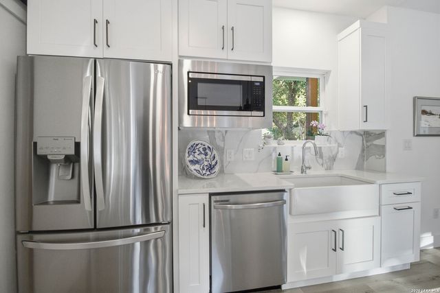 1174 Desiree, Canyon Lake, TX 78133