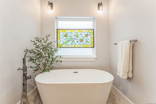 1174 Desiree, Canyon Lake, TX 78133