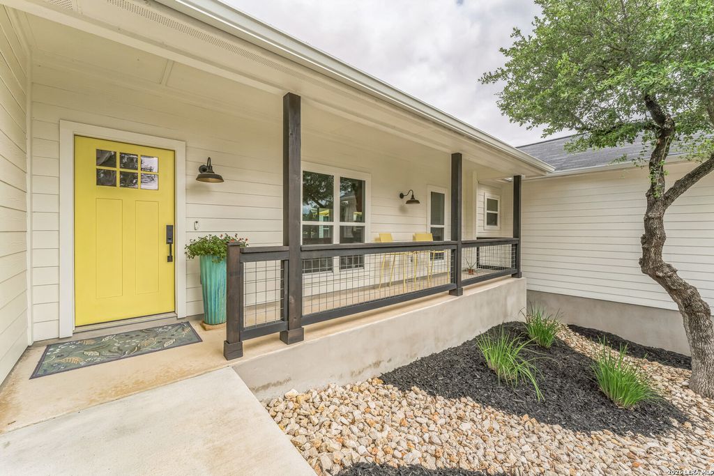 1174 Desiree, Canyon Lake, TX 78133