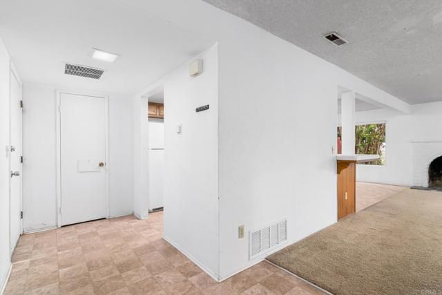 9853 Genesee Ave Avenue, San Diego, CA 92121