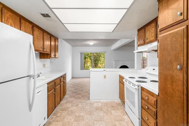 9853 Genesee Ave Avenue, San Diego, CA 92121