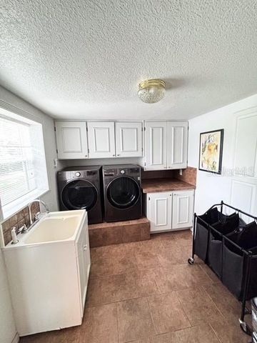12601 DOUBLE RUN RD, Astatula, FL 34705