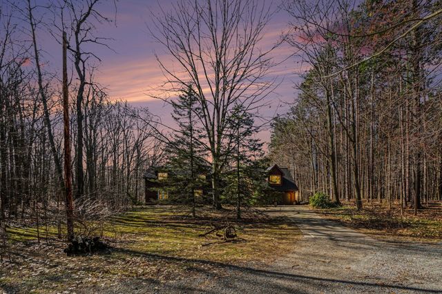 6570 145th Avenue, Laketown Twp, MI 49423