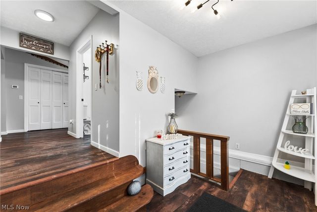7160 Strausser Street NW, North Canton, OH 44720