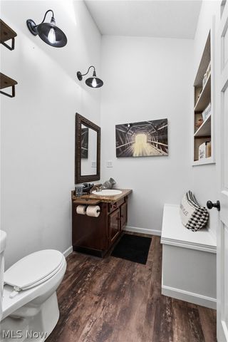 7160 Strausser Street NW, North Canton, OH 44720