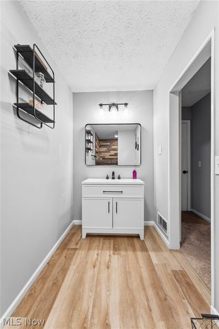 7160 Strausser Street NW, North Canton, OH 44720