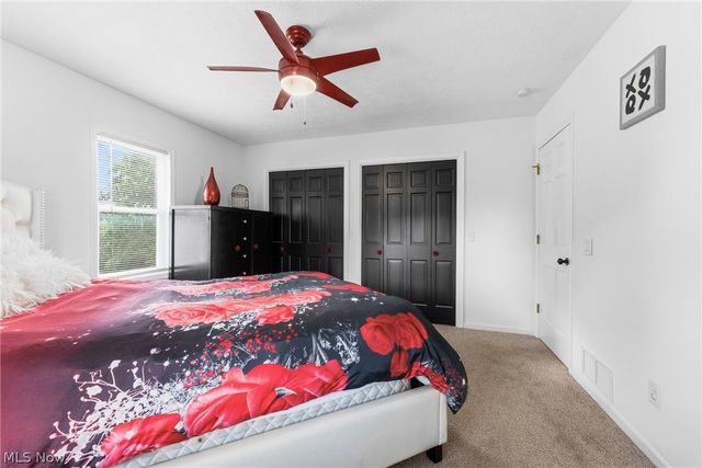 7160 Strausser Street NW, North Canton, OH 44720
