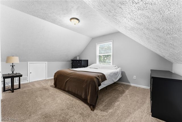 7160 Strausser Street NW, North Canton, OH 44720