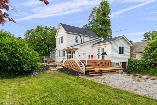 7160 Strausser Street NW, North Canton, OH 44720