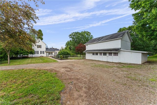 7160 Strausser Street NW, North Canton, OH 44720