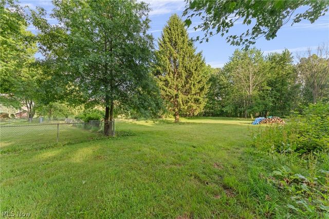 7160 Strausser Street NW, North Canton, OH 44720
