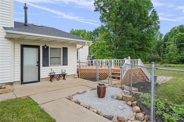 7160 Strausser Street NW, North Canton, OH 44720