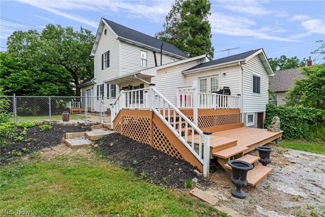7160 Strausser Street NW, North Canton, OH 44720