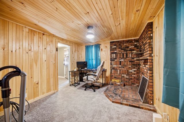 333 Nottingham St, Springfield, MA 01104