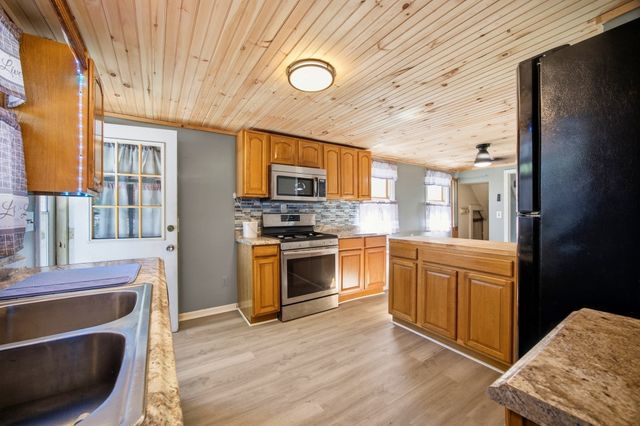 333 Nottingham St, Springfield, MA 01104