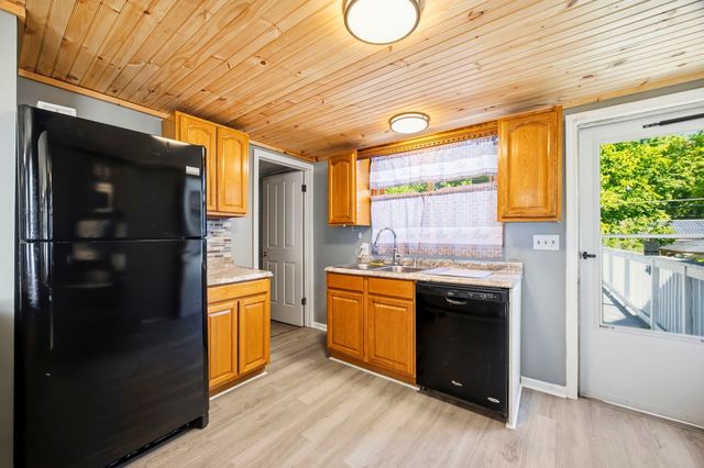 333 Nottingham St, Springfield, MA 01104