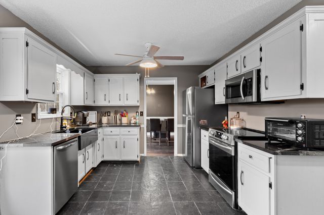 1465 Buchanon Dr, Clarksville, TN 37042