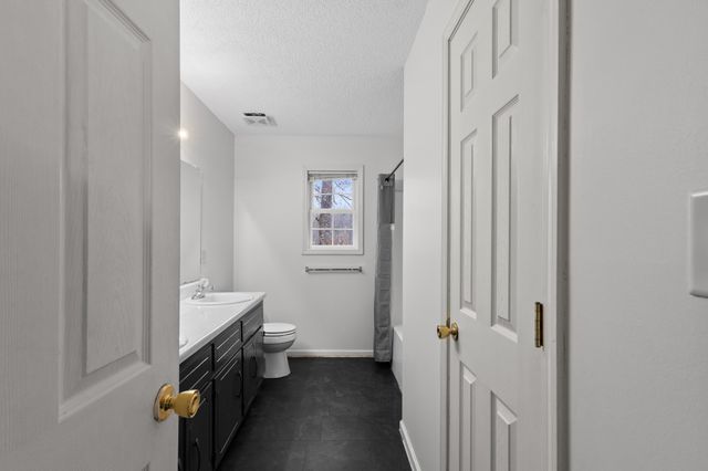 1465 Buchanon Dr, Clarksville, TN 37042