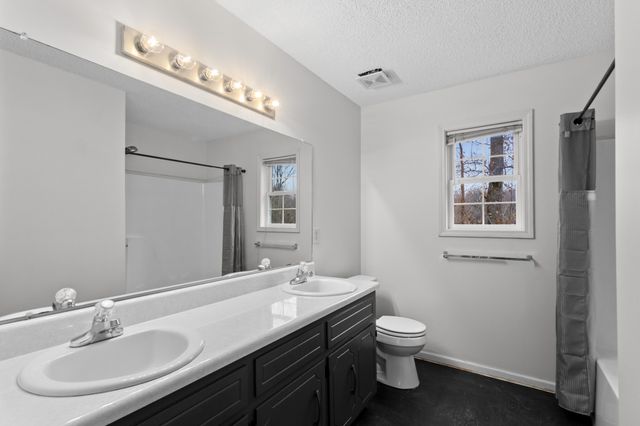 1465 Buchanon Dr, Clarksville, TN 37042