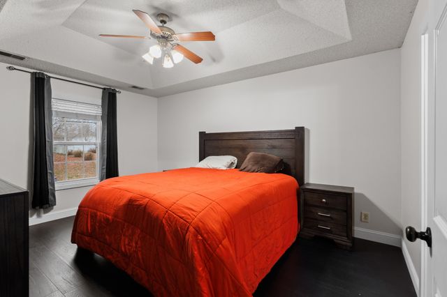 1465 Buchanon Dr, Clarksville, TN 37042