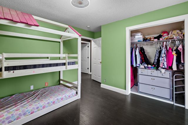 1465 Buchanon Dr, Clarksville, TN 37042