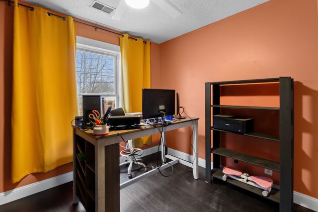 1465 Buchanon Dr, Clarksville, TN 37042