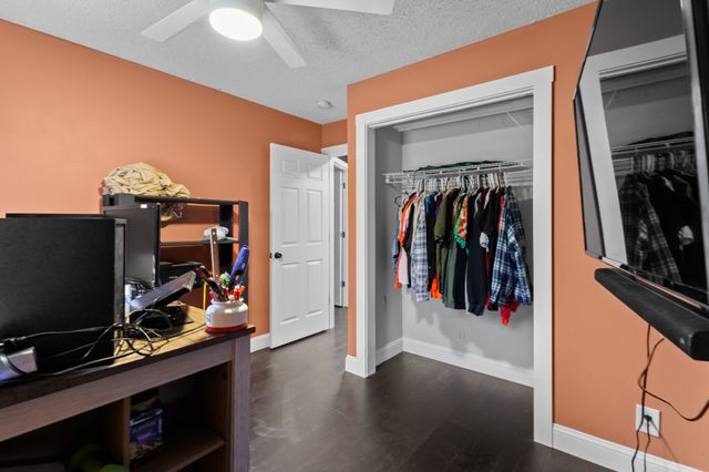 1465 Buchanon Dr, Clarksville, TN 37042