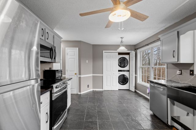 1465 Buchanon Dr, Clarksville, TN 37042