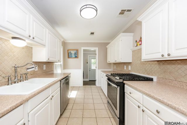 226 Oak St, Denham Springs, LA 70726