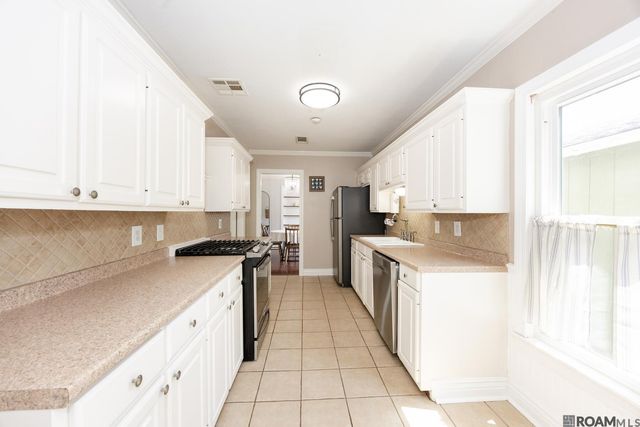 226 Oak St, Denham Springs, LA 70726