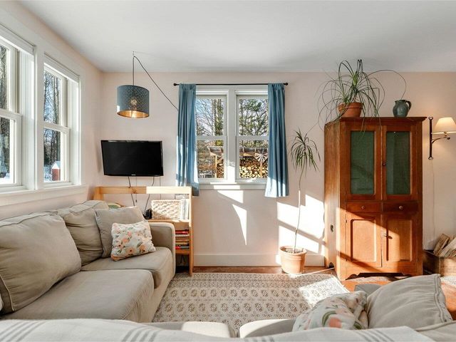 1638 West County Road, Calais, VT 05648