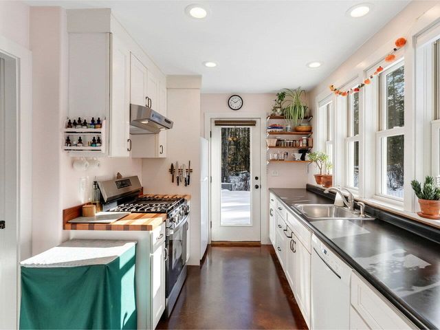 1638 West County Road, Calais, VT 05648