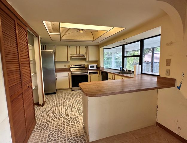 1975 SW Import Drive, Port St Lucie, FL 34953