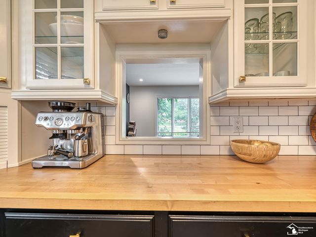 7773 Church Road, Grosse Ile Twp, MI 48138