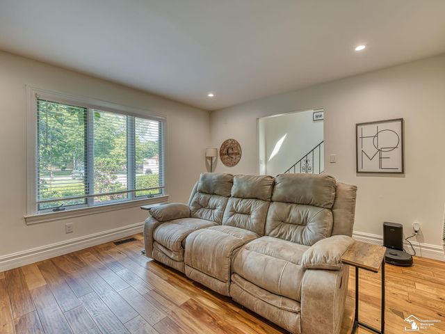 7773 Church Road, Grosse Ile Twp, MI 48138