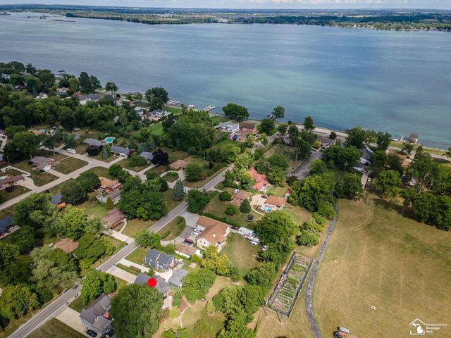 7773 Church Road, Grosse Ile Twp, MI 48138