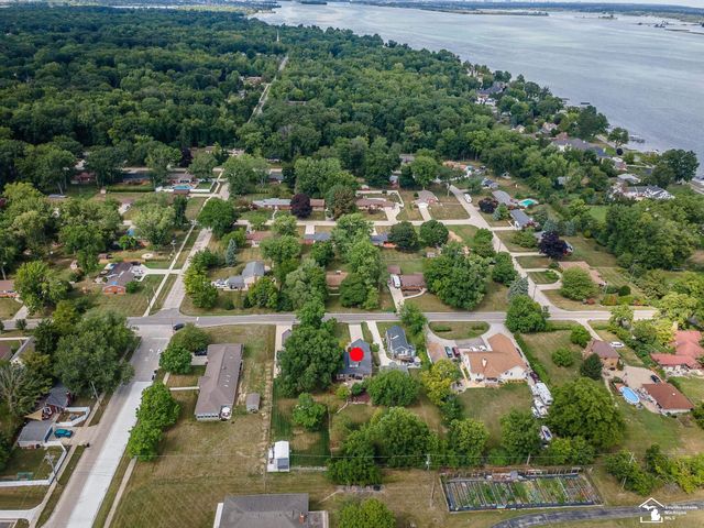 7773 Church Road, Grosse Ile Twp, MI 48138