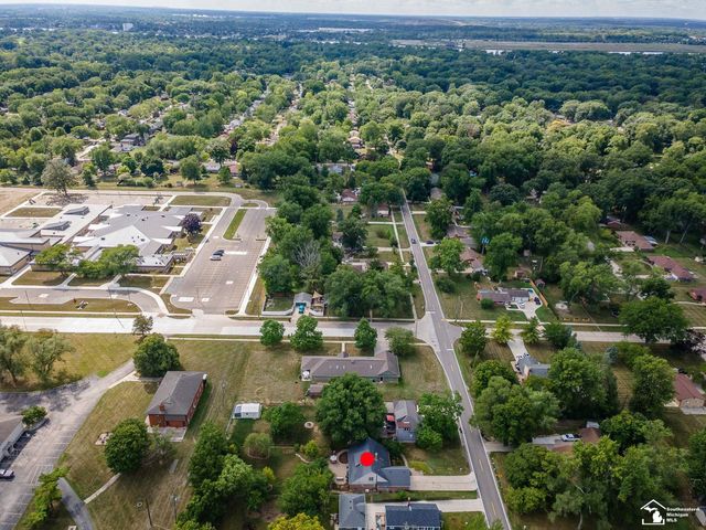 7773 Church Road, Grosse Ile Twp, MI 48138