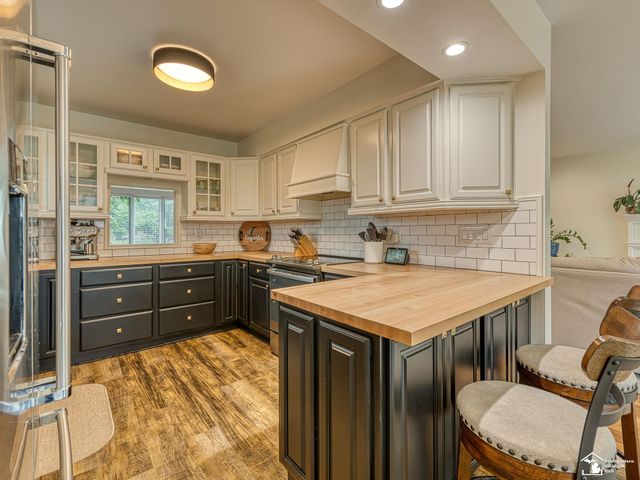 7773 Church Road, Grosse Ile Twp, MI 48138