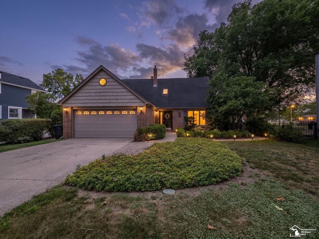7773 Church Road, Grosse Ile Twp, MI 48138